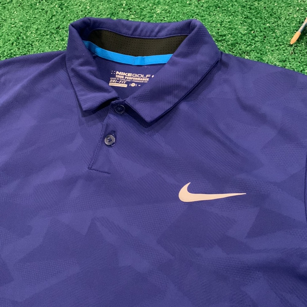 Mens Nike Dri-Fit Tour Performance golf polo. Size Medium. - Picture 3 of 4